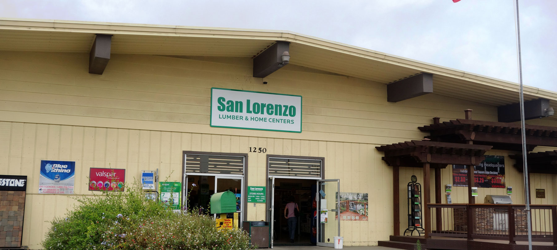 https://www.sanlorenzolumber.com/ASSETS/IMAGES/CMS/STATIC_IMAGES/SANLORENZO_ASSETS/Salinas-1800x810.jpg